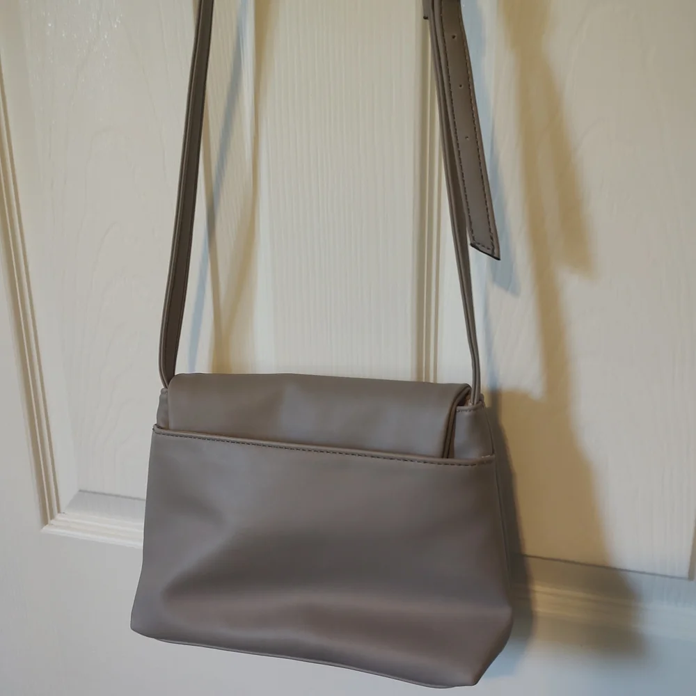 Elegant Gray Crossbody Bag